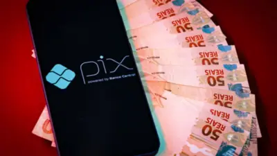 Pix com cartão de débito é possível? Entenda regras e como fazer