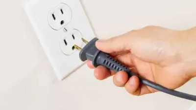 Até quantos aparelhos elétricos posso ligar na mesma tomada?