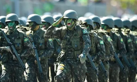 O alistamento militar obrigatório pode te levar ao cargo de general de exército algum dia? Saiba tudo sobre!