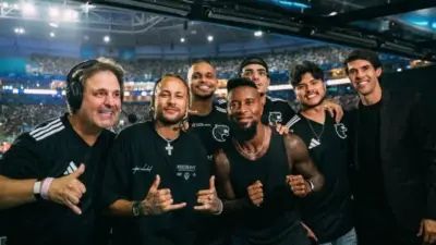 Neymar vence primeiro título após retorno ao Santos