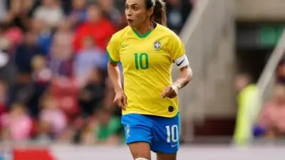 Marta é eleita a melhor jogadora da história pela IFFHS: veja o ranking completo