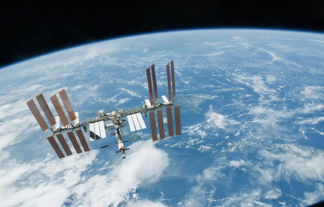 Mistério no espaço: satélite desativado há décadas envia sinal de repente