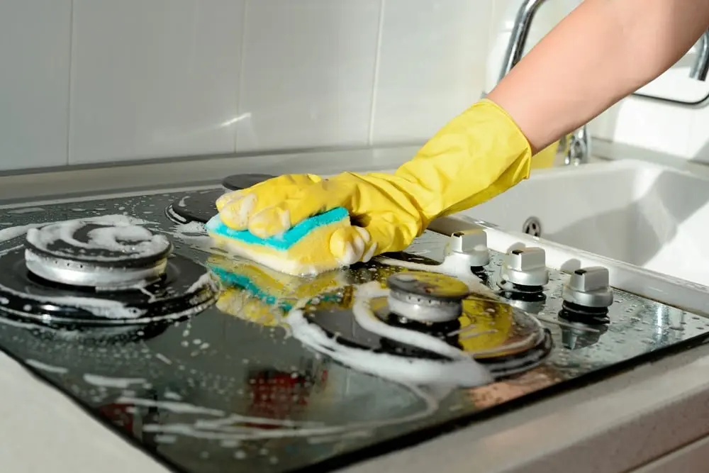 Dicas infalíveis para remover gordura do seu fogão