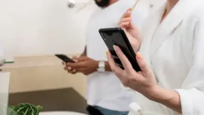 Perigos Ocultos do Celular no Banheiro: Descubra os Riscos à Saúde