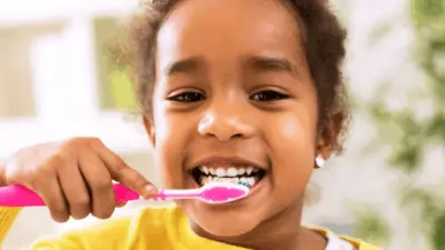 Saúde bucal infantil: 5 cuidados essenciais desde os primeiros meses