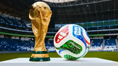 Polícia Civil apreende 200 mil figurinhas falsas da Copa do Mundo 2026 e atua contra a falsificação